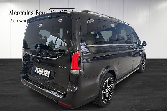 Mercedes-Benz V300 d 3 of 5