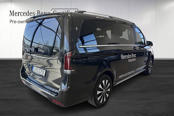 Mercedes-Benz V300 d 3 of 5