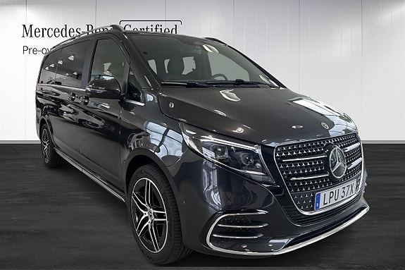 Mercedes-Benz V300 d 2 of 5