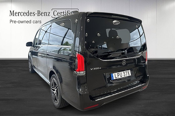 Mercedes-Benz V300 d 4 of 5