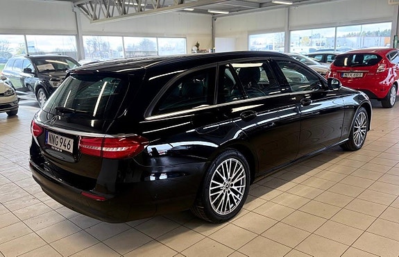Mercedes-Benz E220 6 of 15