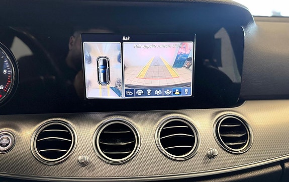 Mercedes-Benz E220 13 of 15
