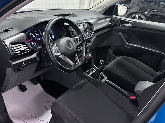 Volkswagen T-Cross 12 of 23