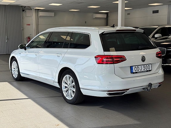 Volkswagen Passat 4 of 5
