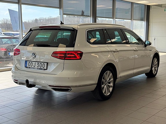 Volkswagen Passat 3 of 5