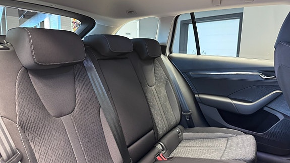 Skoda Octavia 10 of 22