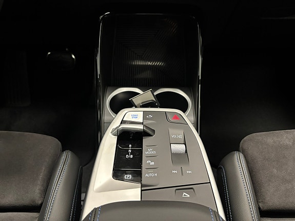 BMW iX1 18 of 19