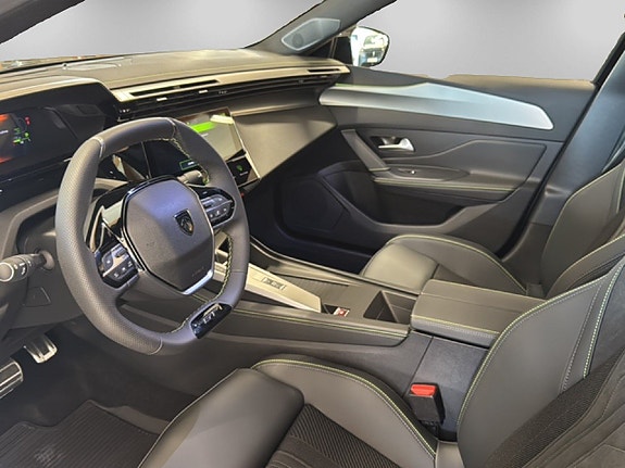 Peugeot 408 8 of 24
