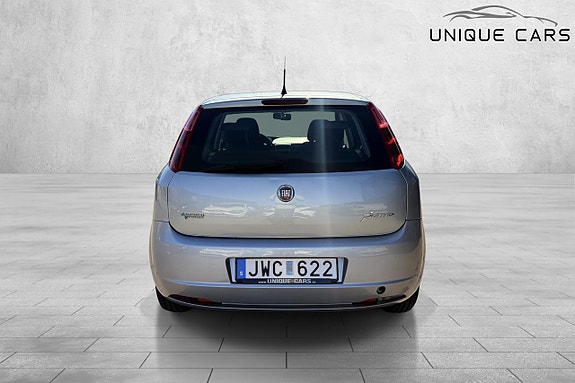 Fiat Grande Punto 4 of 5
