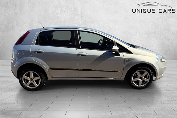Fiat Grande Punto 2 of 5