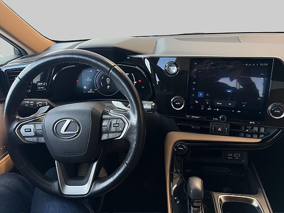 Lexus NX450h+ 9 of 15