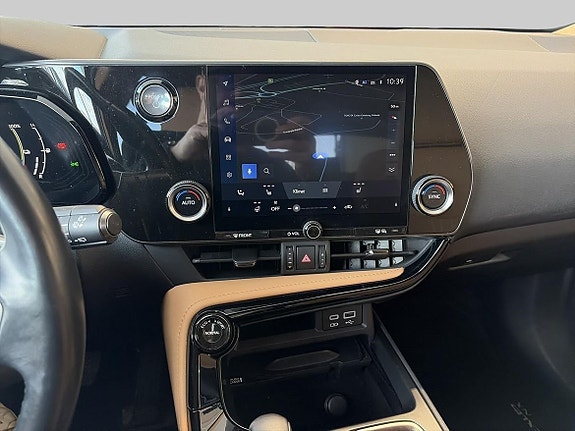 Lexus NX450h+ 11 of 15