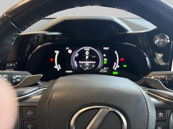 Lexus NX450h+ 13 of 16