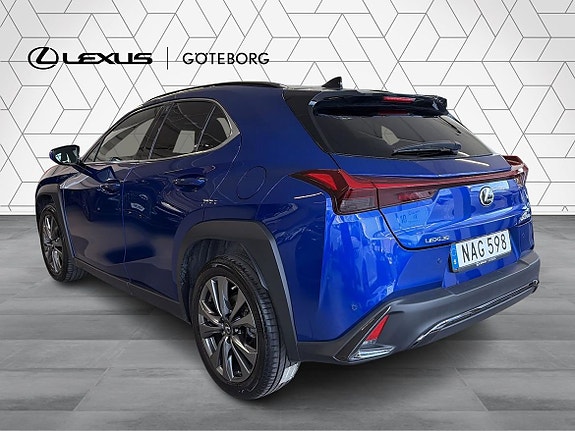 Lexus UX250h 4 of 16