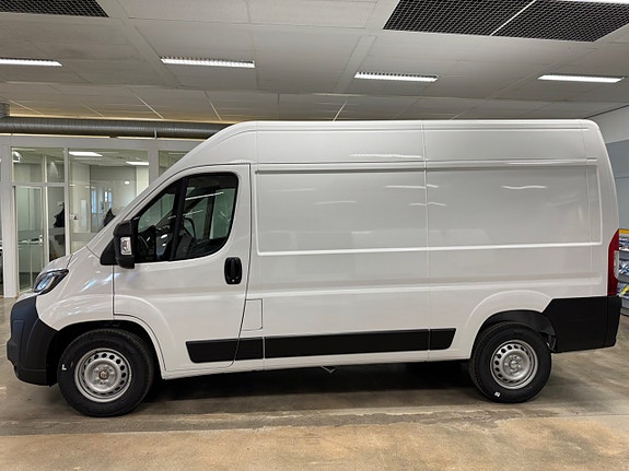 Opel Movano 2 of 5