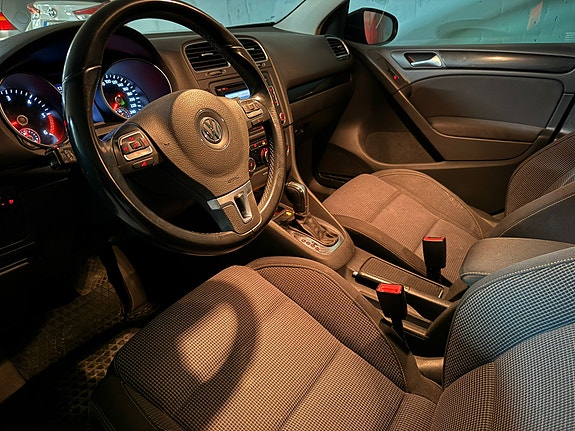 Volkswagen Golf VI 4 of 9
