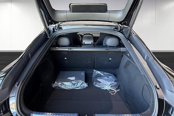 Mercedes-Benz EQS350 13 of 16