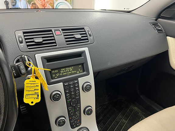 Volvo V50 15 of 23