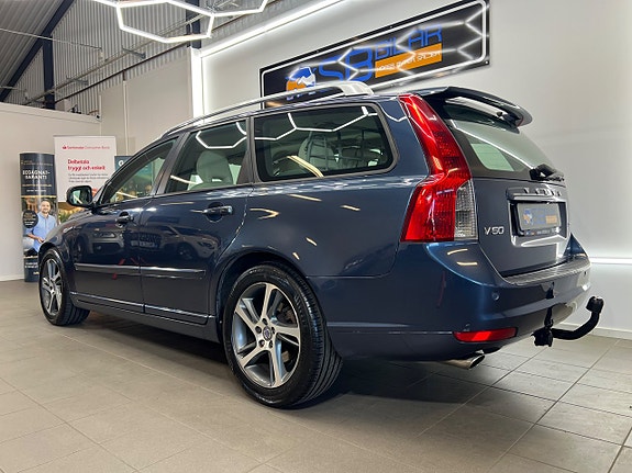 Volvo V50 3 of 23