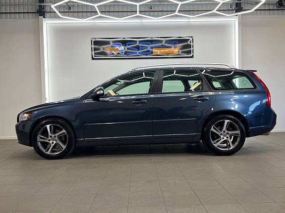 Volvo V50 2 of 23