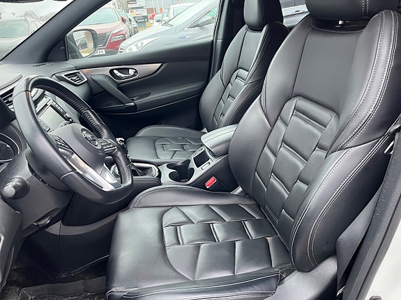 Nissan Qashqai 2 of 2