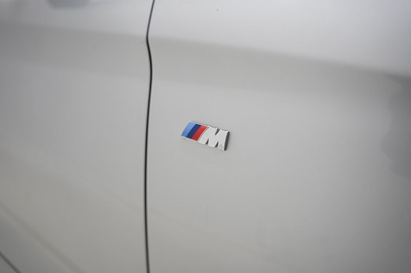 BMW 320d 4 of 5