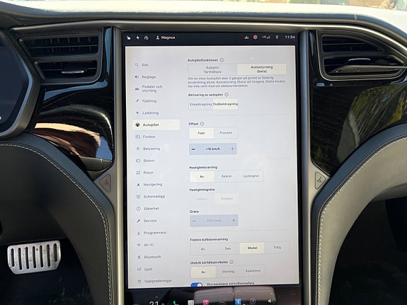 Tesla Model S 18 of 25