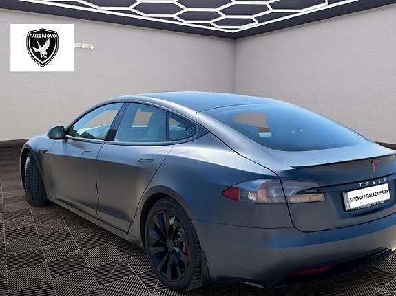 Tesla Model S 7 of 25