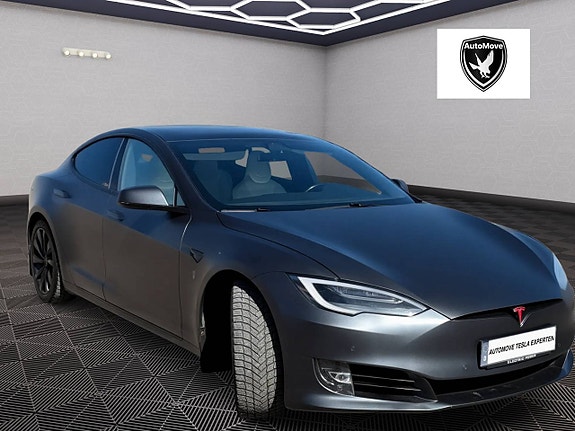 Tesla Model S 3 of 5