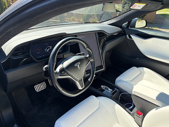 Tesla Model S 15 of 25