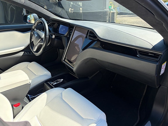 Tesla Model S 13 of 25