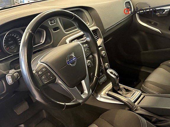 Volvo V40 6 of 15