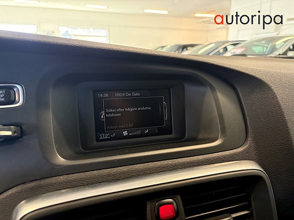 Volvo V40 13 of 15
