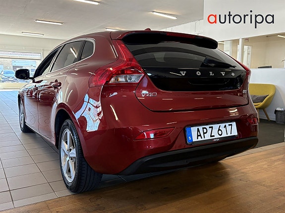 Volvo V40 3 of 5