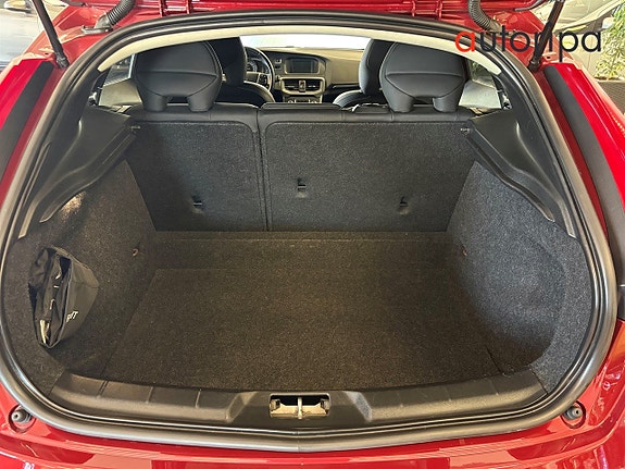 Volvo V40 15 of 15
