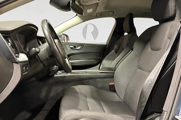 Volvo XC60 3 of 17
