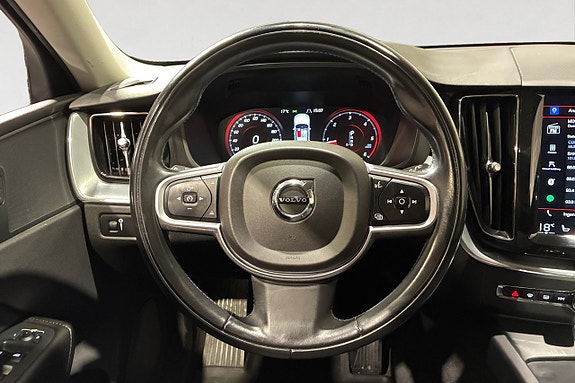 Volvo XC60 13 of 17