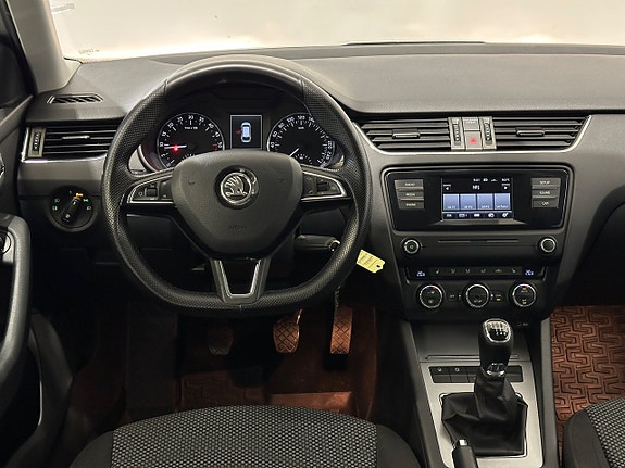Skoda Octavia 8 of 17