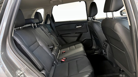 Nissan X-Trail 9 of 24