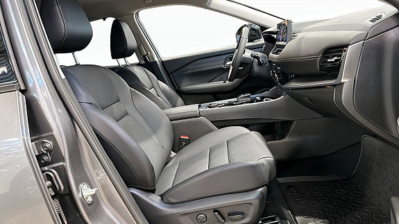 Nissan X-Trail 7 of 24