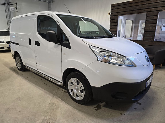 Nissan e-NV200 2 of 5