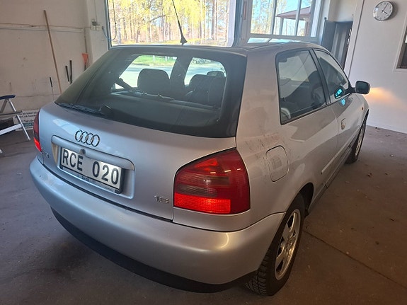 Audi A3 4 of 5