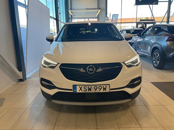 Opel Grandland X 2 of 5