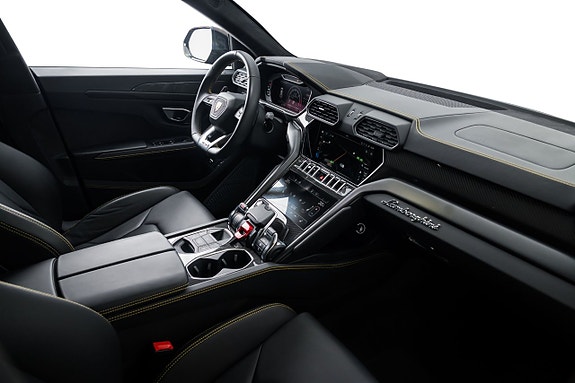Lamborghini Urus 9 of 14