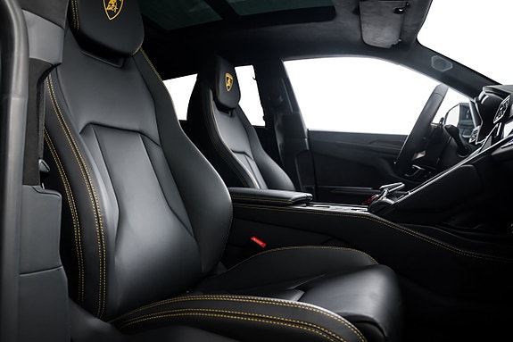 Lamborghini Urus 12 of 14