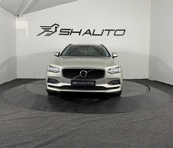 Volvo V90 2 of 18
