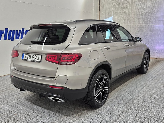 Mercedes-Benz GLC300 e 3 of 5