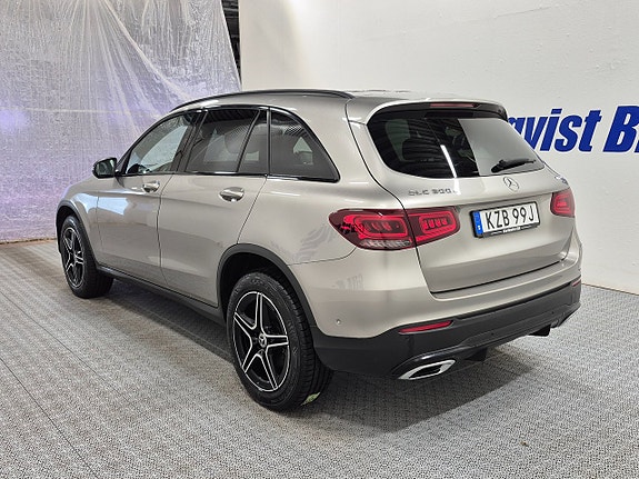 Mercedes-Benz GLC300 e 4 of 5