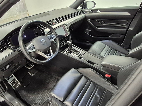 Volkswagen Passat 2 of 5