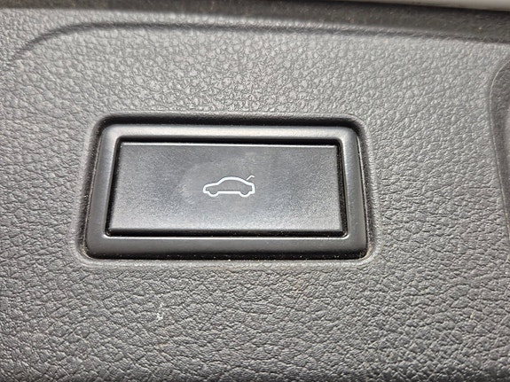 Volkswagen Passat 10 of 12